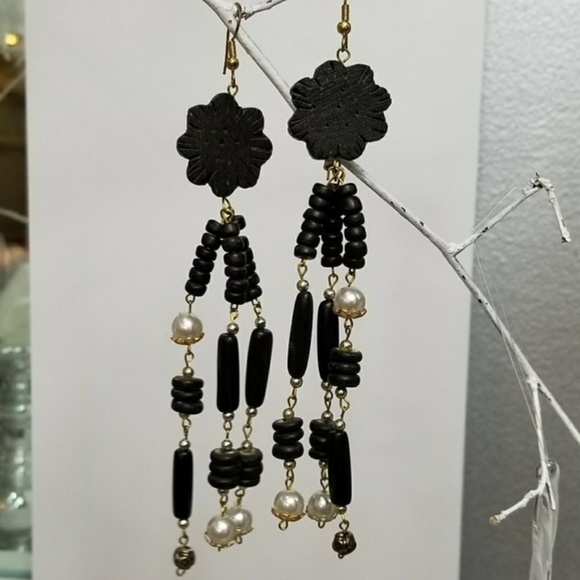 BLACK COCONUT EARRINGS - Picture 2 of 3
